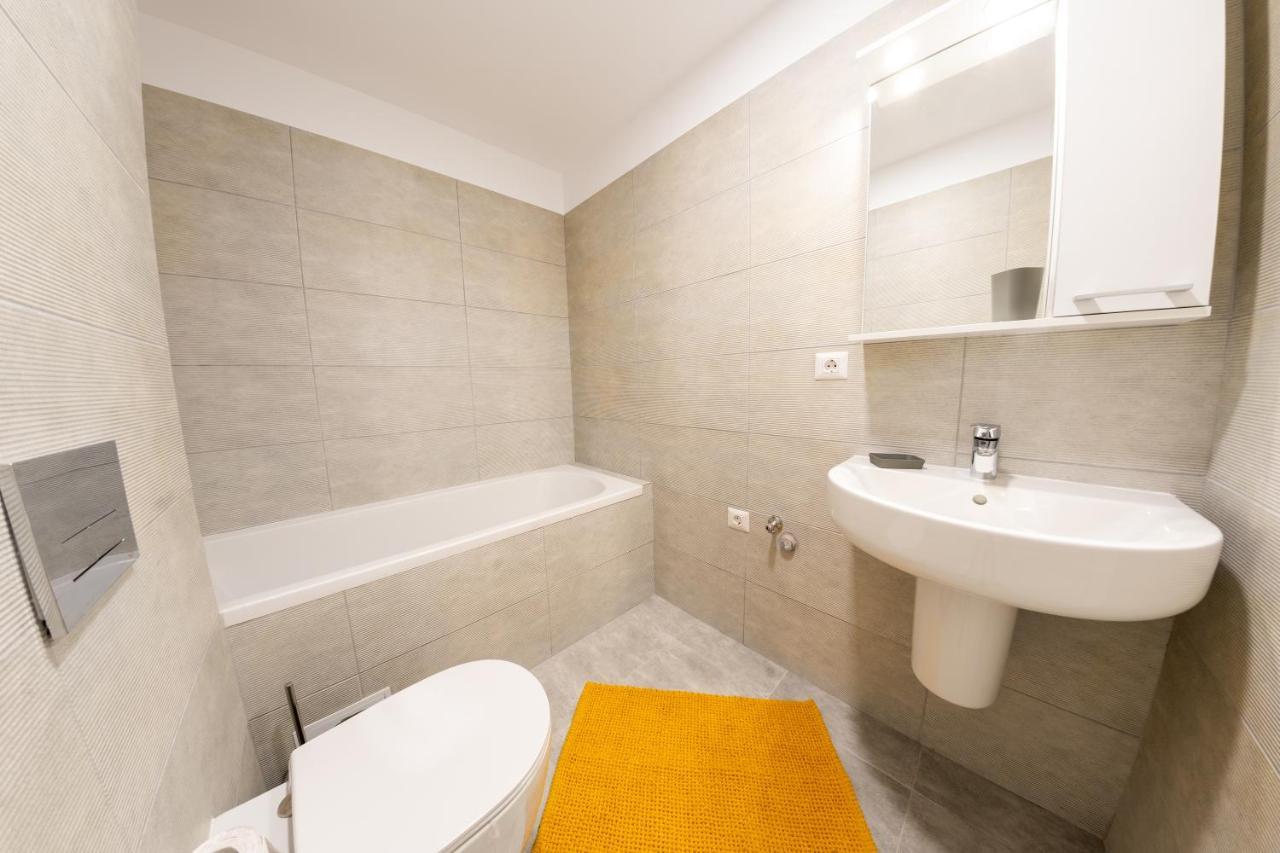 בוקרשט Citadela North 1Br Apartment W Security And Self Check In מראה חיצוני תמונה